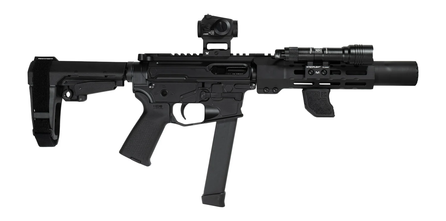Shark Coast Tactical SCC06704SPBO9-D Sneeky Pete Deluxe w/Optic 9mm Luger 30+1 5.50" Black Melonite Threaded Barrel, Black Cerakote Receiver, SB Tactical SBA3 Brace, Vortex Crossfire Red Dot, Streamli